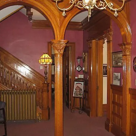Olde Judge Mansion B&B-2